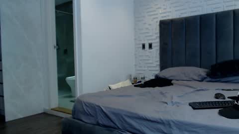 Frank online show from February 2025 12:14:01 AM