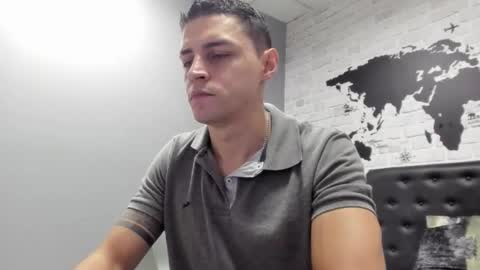 Frank online show from December 2025 08:05:01 PM