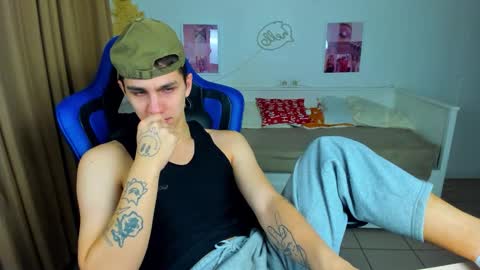 Frank online show from December 2025 05:27:02 AM