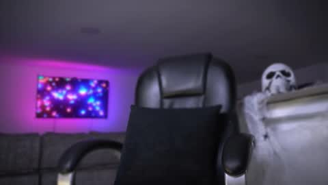 Frank Farrell. Hey remember to give me a thumbs up Ty online show from October 2025 11:12:02 PM