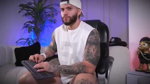 Frank Farrell. Hey remember to give me a thumbs up Ty online show from April 2026 09:39:33 PM