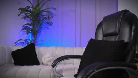 Frank Farrell. Hey remember to give me a thumbs up Ty online show from April 2026 10:13:02 PM