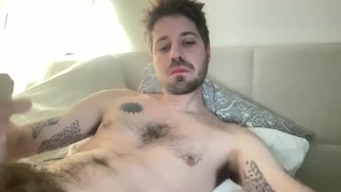 Snapshot of frankybiiig chatting on January 2025 09:06:02 AM thegoodandbiiig online show from January 2025 09:06:02 AM