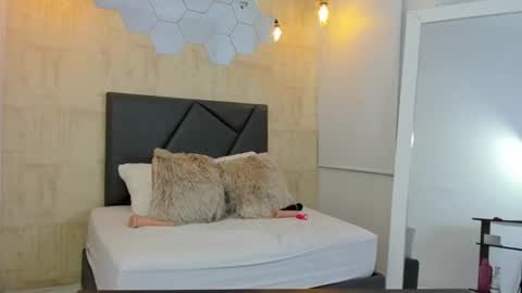 Fransheska online show from February 2025 10:15:02 PM