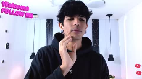 Franvill trato online show from December 2025 07:09:01 PM