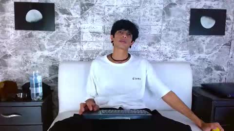 Franvill trato online show from December 2025 07:29:02 PM