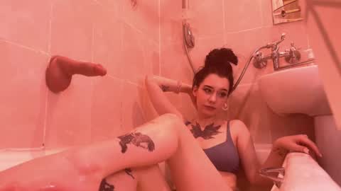Snapshot of frau_basted chatting on January 2025 05:56:01 PM mistress Bastet and  mintcola online show from January 2025 05:56:01 PM