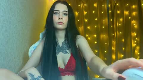 Snapshot of frau_basted chatting on February 2025 03:25:02 PM mistress Bastet and  mintcola online show from February 2025 03:25:02 PM