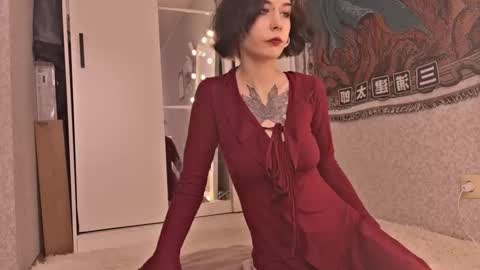 Snapshot of frau_basted chatting on October 2025 09:32:01 AM mistress Bastet and  mintcola online show from October 2025 09:32:01 AM