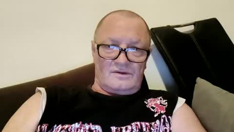 Snapshot of frauenfeind1 chatting on August 2026 05:39:02 AM Wolfi online show from August 2026 05:39:02 AM