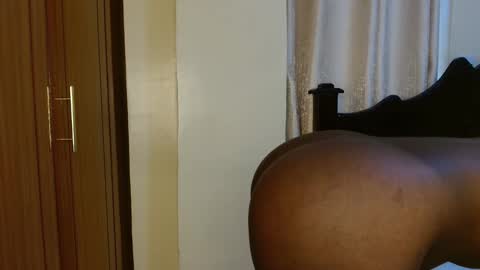 Snapshot of freaky_ass chatting on December 2025 05:45:02 AM Berry online show from December 2025 05:45:02 AM