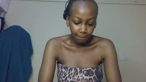 Snapshot of freaky_beauty chatting on June 2026 04:35:01 AM freaky_beauty online show from June 2026 04:35:01 AM