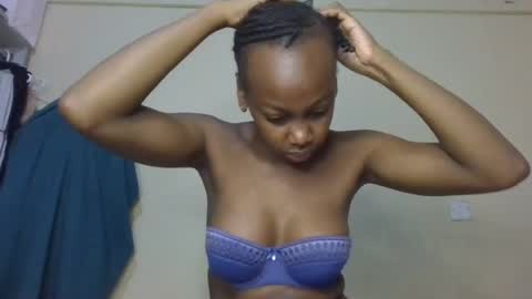 Snapshot of freaky_beauty chatting on June 2026 03:11:02 AM freaky_beauty online show from June 2026 03:11:02 AM