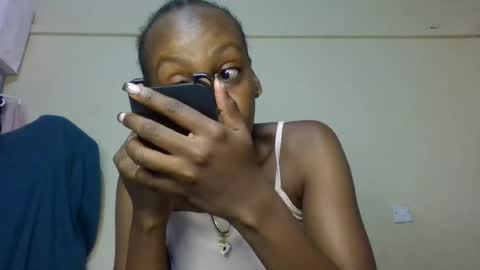 Snapshot of freaky_beauty chatting on July 2026 04:07:02 AM freaky_beauty online show from July 2026 04:07:02 AM