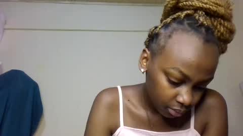 Snapshot of freaky_beauty chatting on July 2026 09:25:02 PM freaky_beauty online show from July 2026 09:25:02 PM