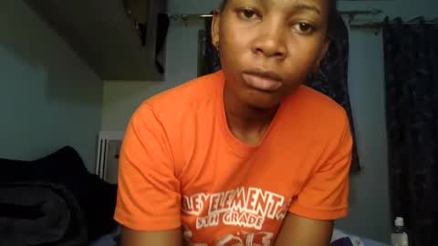 Snapshot of freakypetitebooty chatting on December 2024 07:16:01 AM freaky online show from December 2024 07:16:01 AM