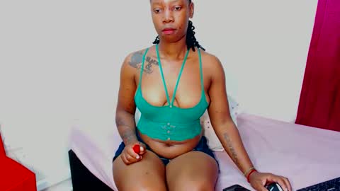 Snapshot of freakyscarlrt00 chatting on October 2025 10:32:02 PM FreakyScarlet00 online show from October 2025 10:32:02 PM