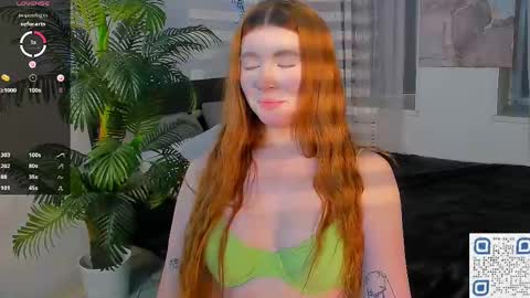 Snapshot of freckle_diyana chatting on February 2025 04:49:01 AM Diyana online show from February 2025 04:49:01 AM