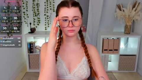 Snapshot of freckle_diyana chatting on March 2025 03:17:01 AM Diyana online show from March 2025 03:17:01 AM