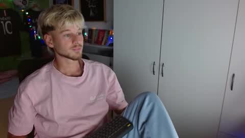 Frederick Perin online show from November 2025 10:12:01 PM