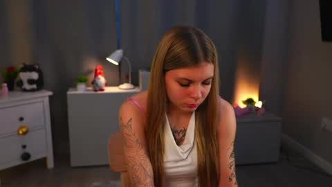 Hey im Olivia im glat to see you in mu room3 online show from April 2026 02:18:01 PM