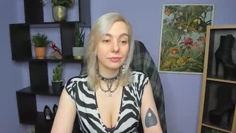 Snapshot of freeanne chatting on May 2026 06:54:02 AM Anne online show from May 2026 06:54:02 AM