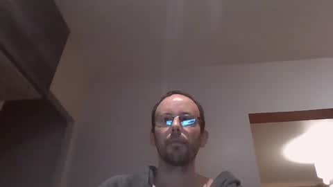 Snapshot of freeeed15v chatting on November 2025 11:04:02 PM Fred online show from November 2025 11:04:02 PM