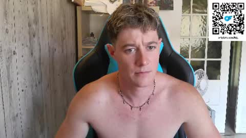 Snapshot of frenchhornybibs chatting on June 2026 03:13:02 PM French Horny Bibs online show from June 2026 03:13:02 PM