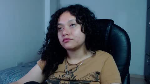 Snapshot of freud_x_louise1 chatting on December 2024 10:01:02 AM Louise online show from December 2024 10:01:02 AM