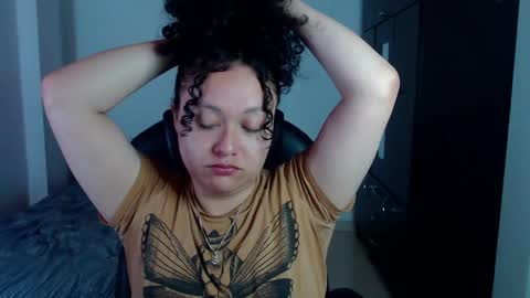 Snapshot of freud_x_louise1 chatting on December 2024 01:34:01 AM Louise online show from December 2024 01:34:01 AM