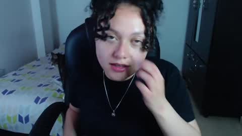 Snapshot of freud_x_louise1 chatting on January 2025 10:06:02 AM Louise online show from January 2025 10:06:02 AM