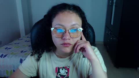 Snapshot of freud_x_louise1 chatting on January 2025 06:39:01 AM Louise online show from January 2025 06:39:01 AM