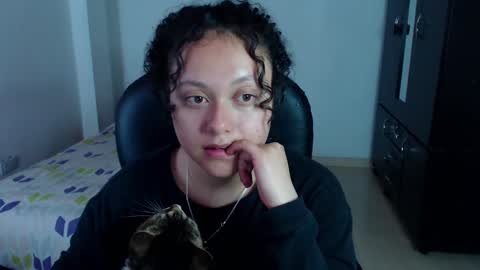 Snapshot of freud_x_louise1 chatting on February 2025 04:11:01 AM Louise online show from February 2025 04:11:01 AM