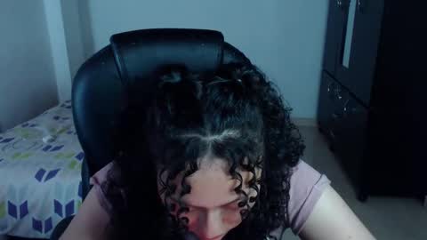 Snapshot of freud_x_louise1 chatting on February 2025 05:15:01 AM Louise online show from February 2025 05:15:01 AM