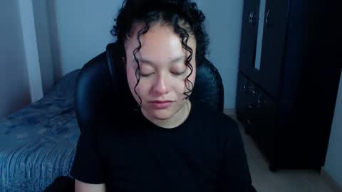 Snapshot of freud_x_louise1 chatting on October 2025 11:53:02 AM Louise online show from October 2025 11:53:02 AM