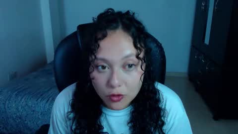 Snapshot of freud_x_louise1 chatting on October 2025 03:07:01 AM Louise online show from October 2025 03:07:01 AM