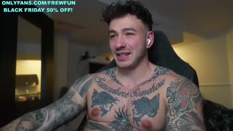 Snapshot of frewfun chatting on November 2025 10:45:02 PM cameron online show from November 2025 10:45:02 PM