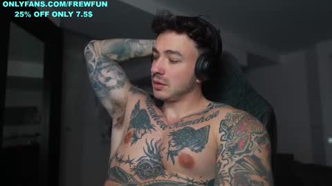 Snapshot of frewfun chatting on December 2025 01:02:02 AM cameron online show from December 2025 01:02:02 AM