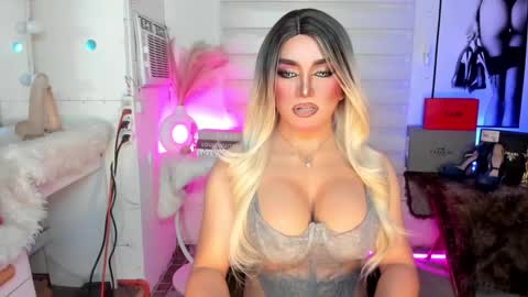 Miss Frea  online show from September 2025 02:22:01 AM