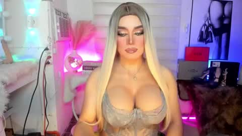 Miss Frea  online show from September 2025 02:22:02 AM