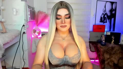 Miss Frea  online show from September 2025 02:15:02 AM