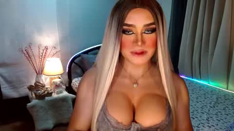 Miss Frea  online show from October 2025 11:02:02 PM