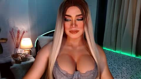 Miss Frea  online show from October 2025 12:30:02 AM