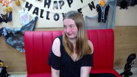 FreyaDak online show from October 2025 06:23:01 PM