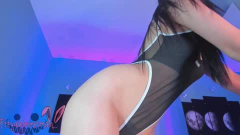 Pau. online show from September 2025 08:10:01 PM