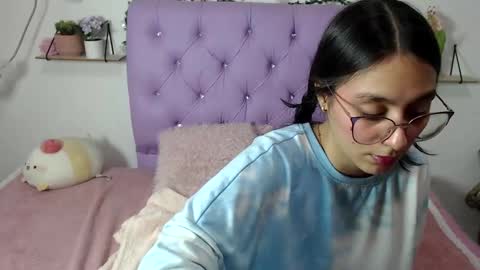 Snapshot of freyja_01 chatting on March 2025 07:30:01 AM Freyja online show from March 2025 07:30:01 AM