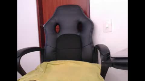 FREYJA LOREN online show from October 2025 05:12:01 PM