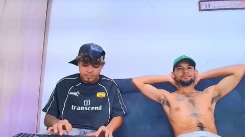 freyva_ online show from April 2026 04:26:02 AM