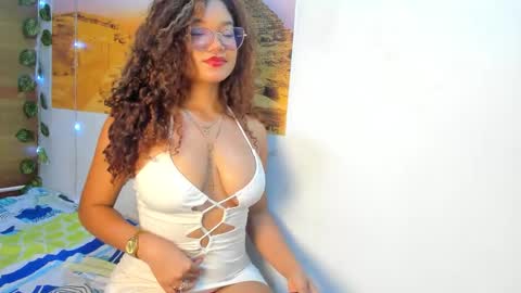 Frezzita online show from October 2025 07:34:01 PM