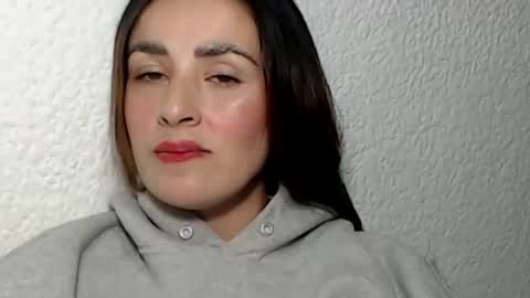 Snapshot of frida__x chatting on June 2026 02:33:02 AM Frida online show from June 2026 02:33:02 AM